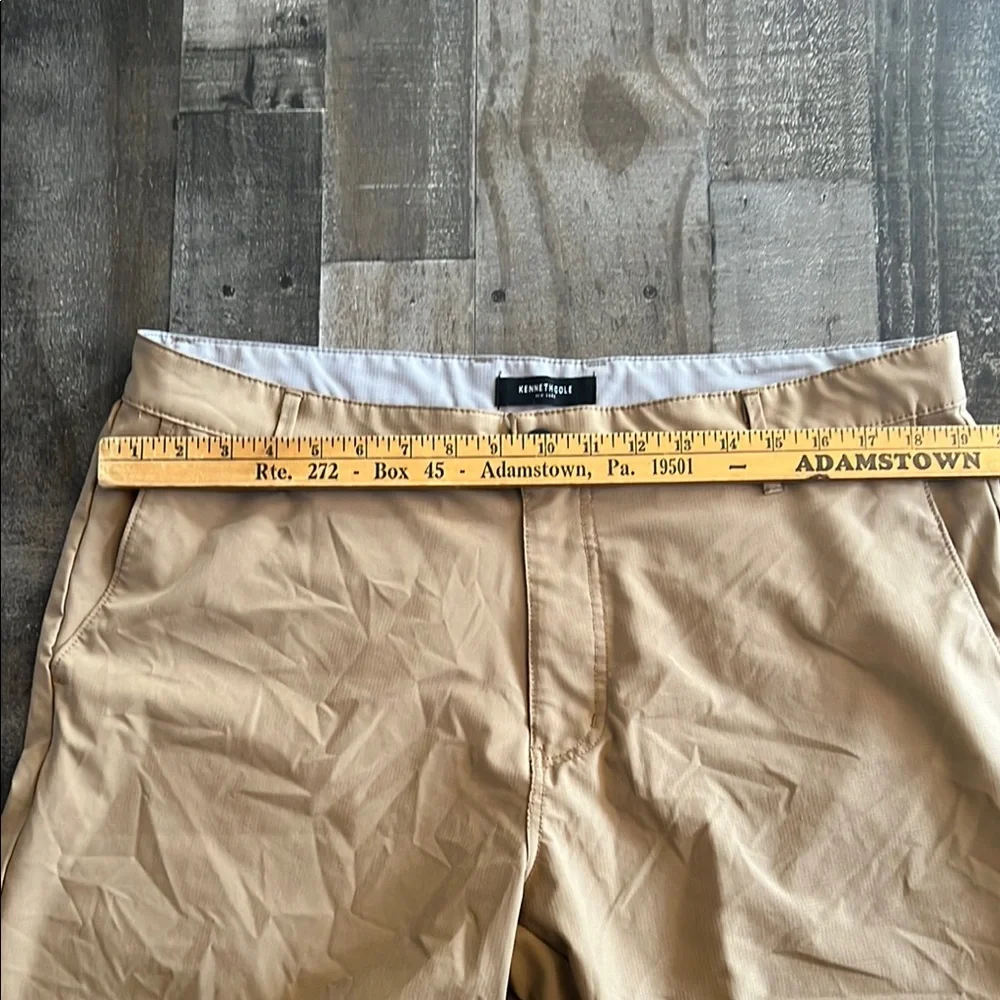 Kenneth Cole action wear shorts /Men's‎ Tan Shorts